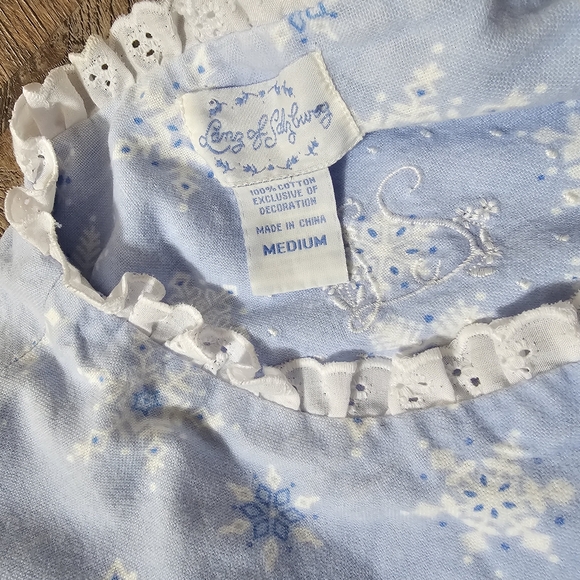 Lanz of Salzburg 100% Cotton Snowflake Flannel Modest Nightgown Medium - Picture 3 of 3